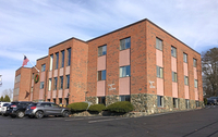 View picture of 125 Main St - Salon